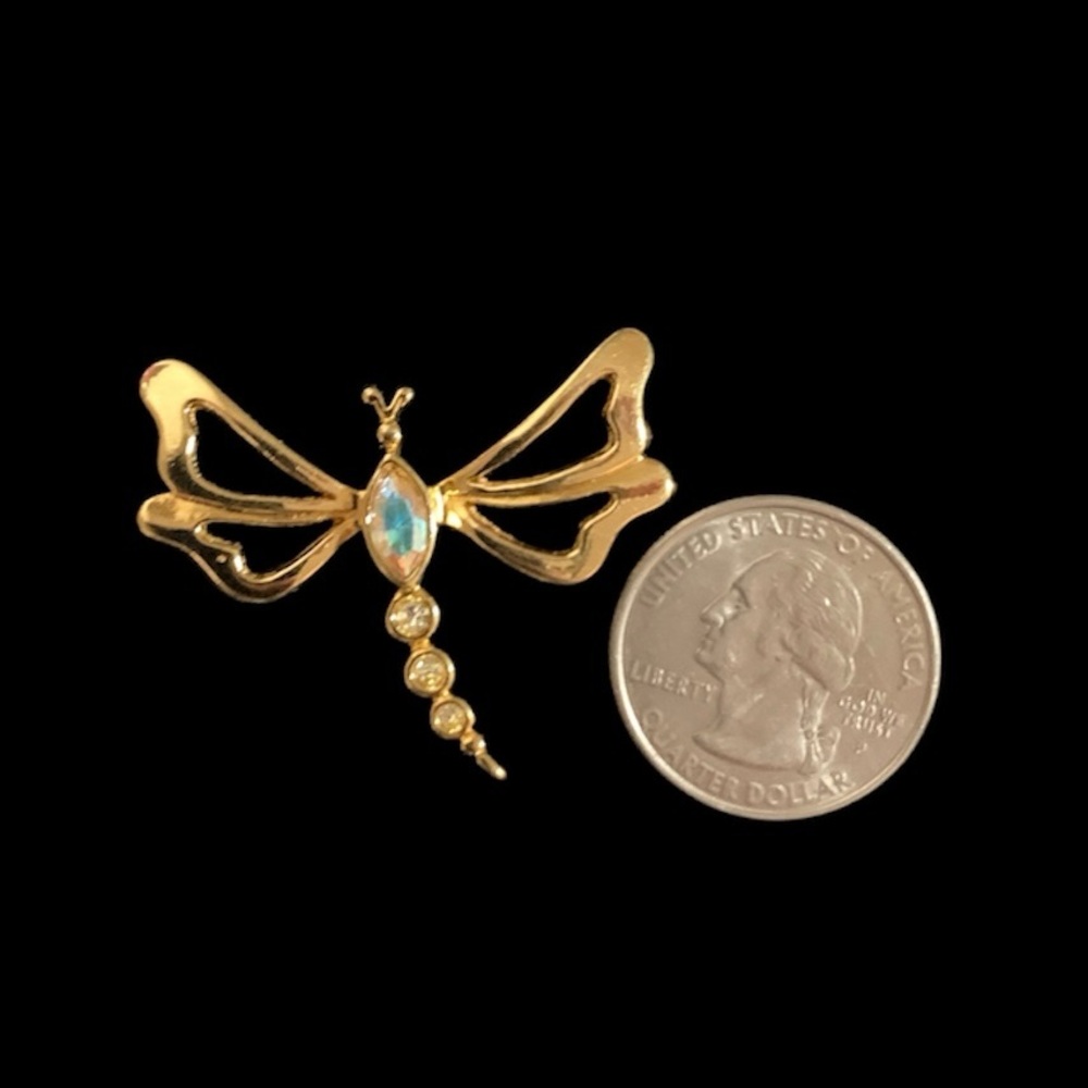 Intricate Gold Dragonfly Brooch with Lacy Wings